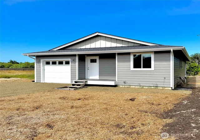 Photo 2 of Single family home for sale at 957 Cascade Ave Sw, Ocean Shores, WA 98569 | MLS# NWM2453842 | Listing updated on 2026-10-14