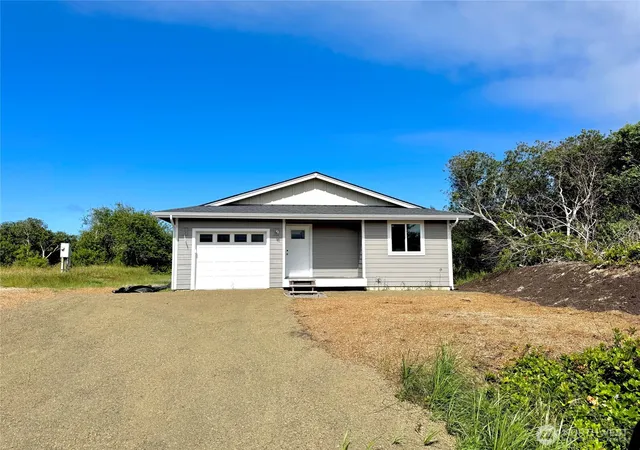 Photo 3 of Single family home for sale at 957 Cascade Ave Sw, Ocean Shores, WA 98569 | MLS# NWM2453842 | Listing updated on 2026-10-14