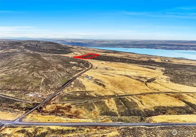 Photo 3 of Sale Pending at 1 Banks Lake View Rd NE, Coulee City, WA 99115 | MLS# NWM2455412 | Listing updated on 2026-09-25