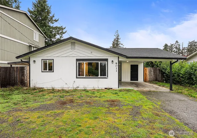 Photo 2 of Single family home for sale at 9011 Washington Blvd Sw, Lakewood, WA 98498 | MLS# NWM2455502 | Listing updated on 2026-09-29