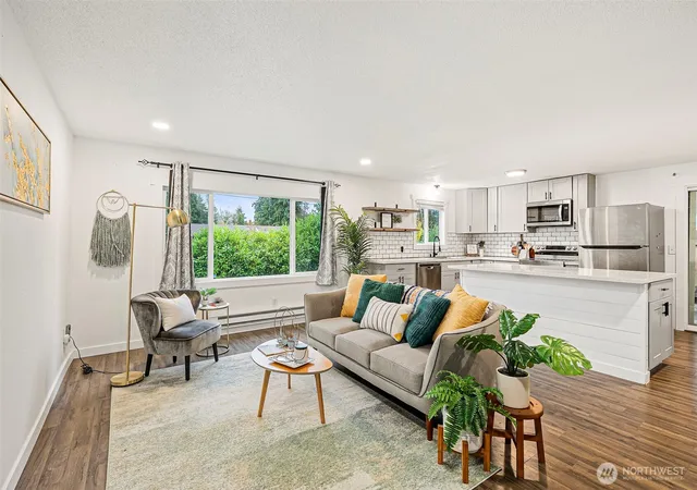 Photo 4 of Single family home for sale at 9011 Washington Blvd SW, Lakewood, WA 98498 | MLS# NWM2455502 | Listing updated on 2026-09-29