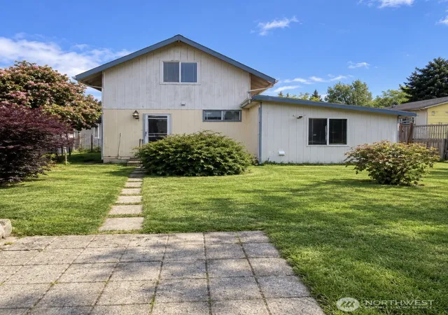 Photo 2 of Single family home for sale at 506 W Huntley St, Aberdeen, WA 98520 | MLS# NWM2455989 | Listing updated on 2026-09-22