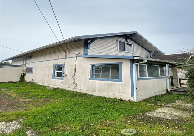 Photo 3 of Single family home for sale at 506 W Huntley St, Aberdeen, WA 98520 | MLS# NWM2455989 | Listing updated on 2026-09-22