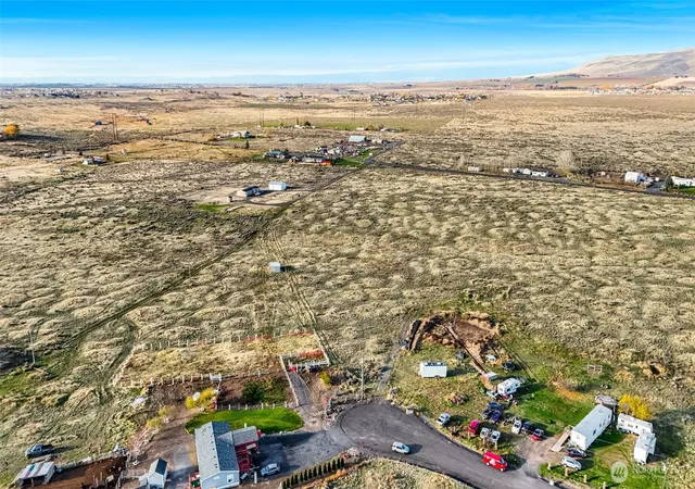 Photo 3 of Sale Pending at 13070 Nw Rd A3, Ephrata, WA 98823 | MLS# NWM2457896 | Listing updated on 2026-08-31