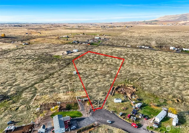 Photo 3 of Sale Pending at 13070 NW Rd A3, Ephrata, WA 98823 | MLS# NWM2457896 | Listing updated on 2026-08-31