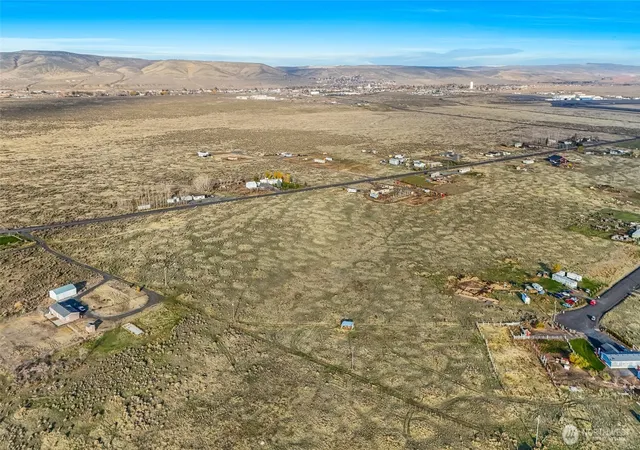Photo 4 of Sale Pending at 13070 NW Rd A3, Ephrata, WA 98823 | MLS# NWM2457896 | Listing updated on 2026-08-31