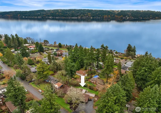 Photo 40 of Sale Pending at 10000 48th Avenue NE, Seattle, WA 98125 | MLS# NWM2458085 | Listing updated on 2026-10-14