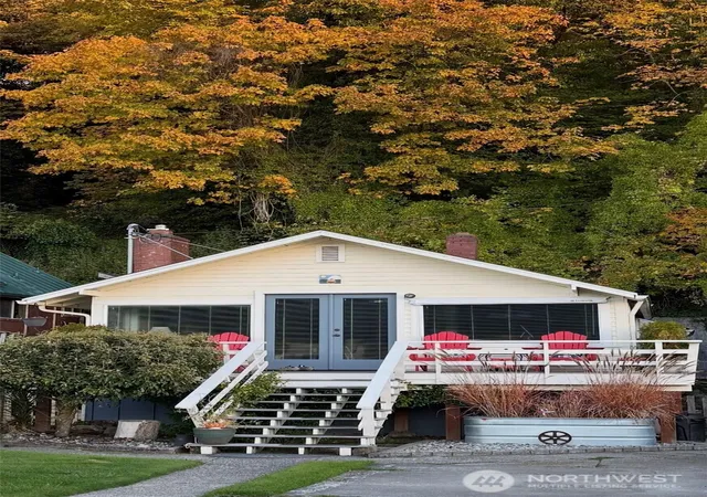 Photo 2 of Single family home for sale at 27728 Manzanita Beach Rd Sw, Vashon, WA 98070 | MLS# NWM2458855 | Listing updated on 2026-09-01