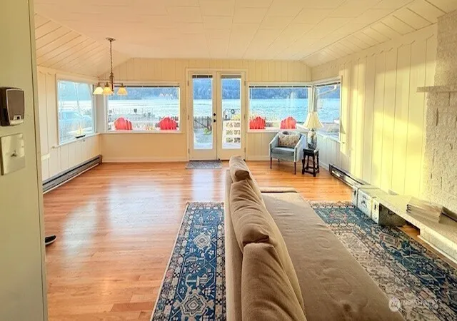 Photo 4 of Single family home for sale at 27728 Manzanita Beach Rd SW, Vashon, WA 98070 | MLS# NWM2458855 | Listing updated on 2026-09-01