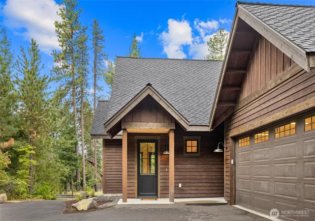 Photo 2 of Single family home for sale at 140 Big Rock Ln, Cle Elum, WA 98922 | MLS# NWM2459662 | Listing updated on 2026-09-26