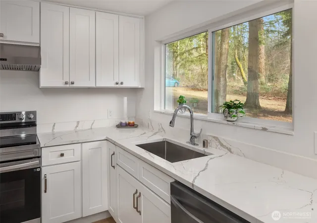 Photo 4 of Sale Pending at 18621 NE 183rd Street, Woodinville, WA 98077 | MLS# NWM2460179 | Listing updated on 2026-09-25