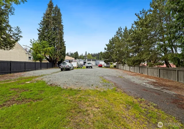 Photo 3 of Sale Pending at 4318 Hoyt Ave, Everett, WA 98203 | MLS# NWM2460599 | Listing updated on 2026-06-16
