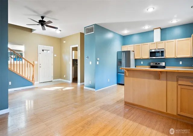 Photo 4 of Sale Pending at 6726 NE Columbia St, Suquamish, WA 98392 | MLS# NWM2460722 | Listing updated on 2026-06-12