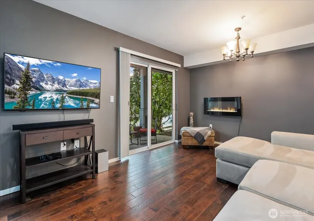 Photo 2 of Townhouse for sale at 5589 Lakemont Blvd Se #1702, Bellevue, WA 98006 | MLS# NWM2460799 | Listing updated on 2026-09-29