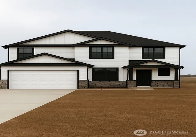 Photo 1 of Sale Pending at 215 Poplar St Ne, Royal City, WA 99357 | MLS# NWM2460936 | Listing updated on 2026-09-25