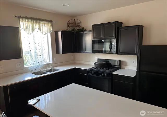 Photo 4 of Sale Pending at 7046 Tahoe Dr SE, Tumwater, WA 98501 | MLS# NWM2460939 | Listing updated on 2026-04-20