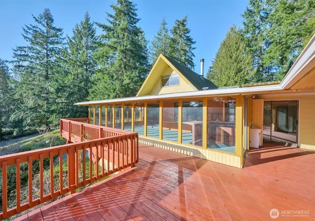 Photo 3 of Single family home for sale at 22115 Maple Dr Nw, Lakebay, WA 98349 | MLS# NWM2461035 | Listing updated on 2026-09-24