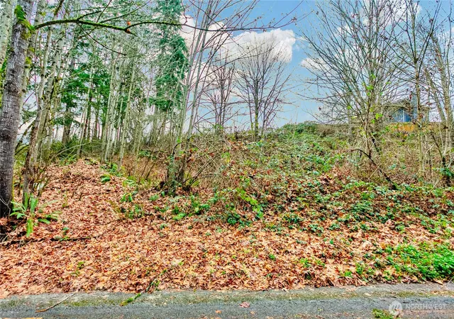 Photo 3 of Sale Pending at 20508 40th Avenue Ct E, Spanaway, WA 98387 | MLS# NWM2462845 | Listing updated on 2026-06-16