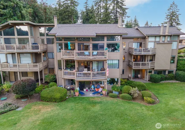 Photo 3 of Sale Pending at 2023 Narrows View Cir Nw #B213, Gig Harbor, WA 98335 | MLS# NWM2463788 | Listing updated on 2026-05-28
