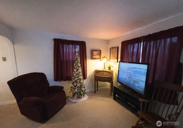 Photo 4 of Sale Pending at 8309 Maple St SW, Lakewood, WA 98498 | MLS# NWM2464613 | Listing updated on 2026-07-29