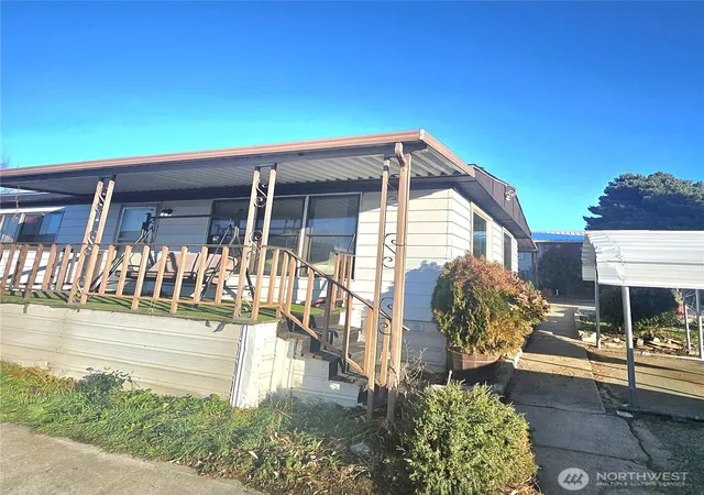Photo 2 of Sale Pending at 211 Pace Dr #2, East Wenatchee, WA 98802 | MLS# NWM2464706 | Listing updated on 2026-09-22