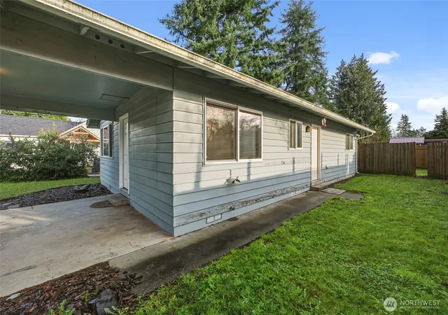 Photo 3 of Sale Pending at 418 N 13th Street, Elma, WA 98541 | MLS# NWM2464798 | Listing updated on 2026-09-21