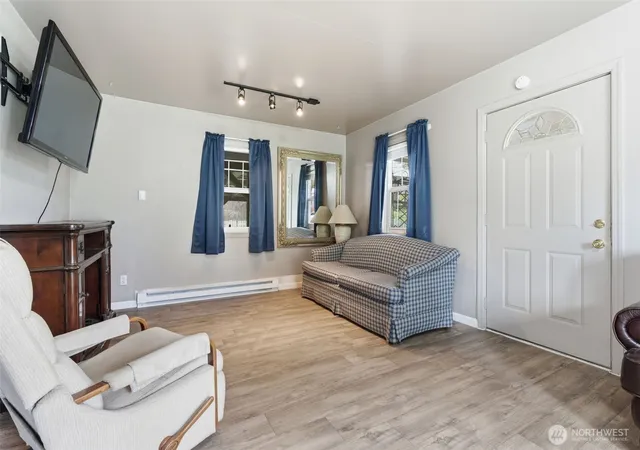 Photo 4 of Single family home for sale at 403 Queen Ave, Pe Ell, WA 98572 | MLS# NWM2464856 | Listing updated on 2026-08-31
