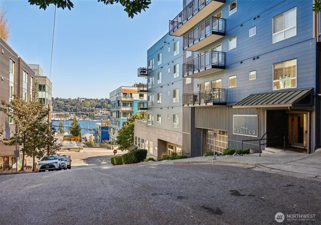 Photo 2 of Townhouse for sale at 1425 Dexter Ave N #611, Seattle, WA 98109 | MLS# NWM2465528 | Listing updated on 2026-10-01