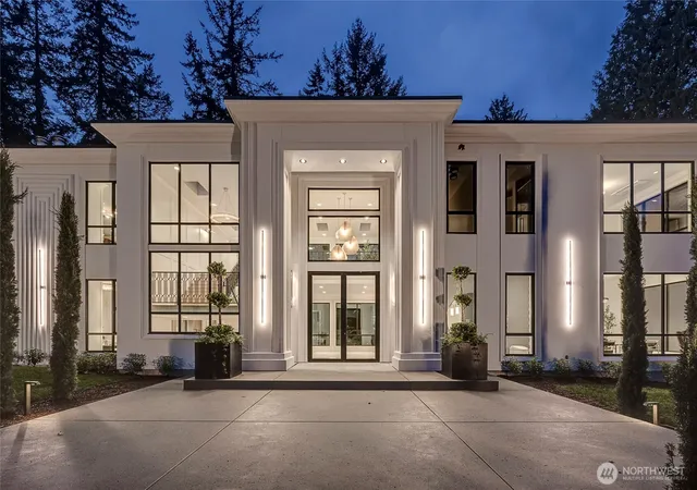 Photo 2 of Mansion for sale at 2837 Evergreen Point Rd, Medina, WA 98039 | MLS# NWM2467028 | Listing updated on 2026-10-02