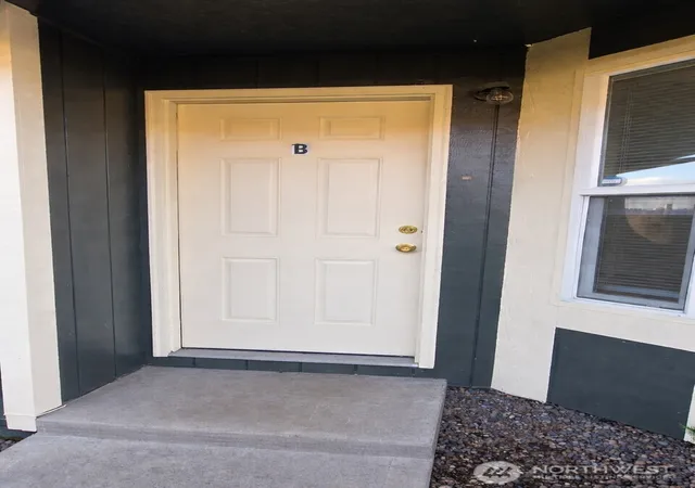 Photo 3 of Multi family home for sale at 6905 S 6909 Madison, Tacoma, WA 98409 | MLS# NWM2467083 | Listing updated on 2026-08-11