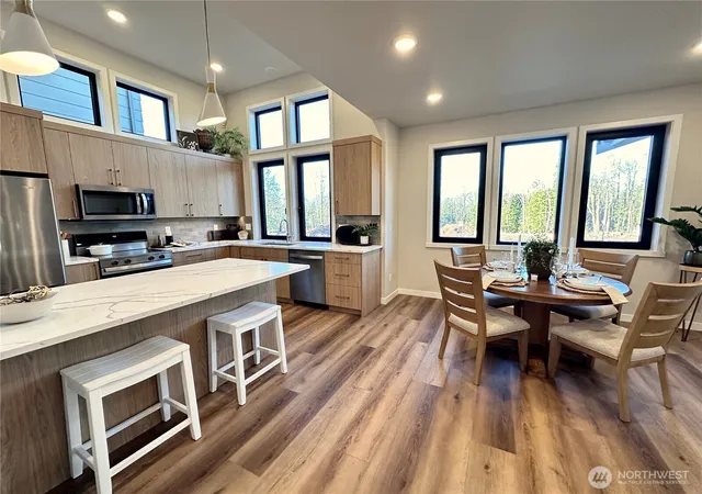 Photo 2 of Single family home for sale at 4304 Creston Way, Bellingham, WA 98226 | MLS# NWM2468091 | Listing updated on 2026-09-28