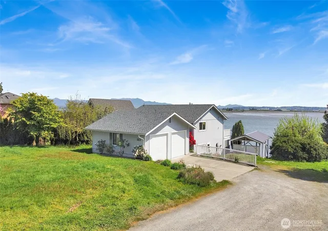 Photo 2 of Single family home for sale at 11586 Scott Rd, Bow, WA 98232 | MLS# NWM2468136 | Listing updated on 2026-09-28