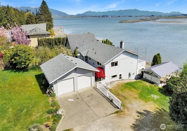 Photo 3 of Single family home for sale at 11586 Scott Rd, Bow, WA 98232 | MLS# NWM2468136 | Listing updated on 2026-09-28