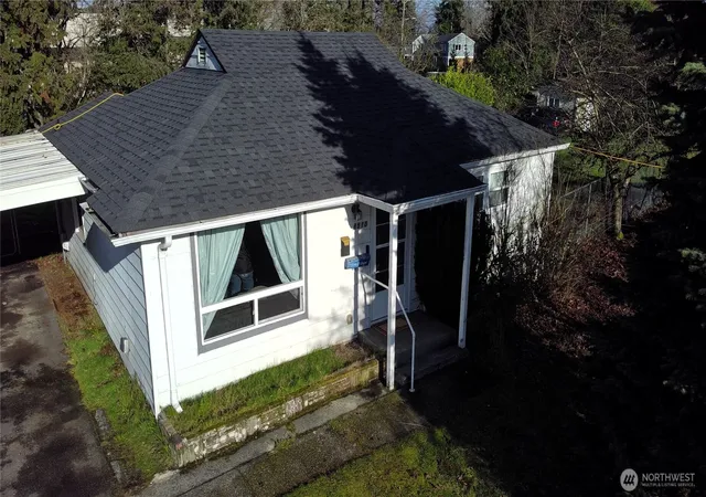 Photo 3 of Single family home for sale at 8510 33rd Avenue S, Lakewood, WA 98499 | MLS# NWM2468649 | Listing updated on 2026-09-30