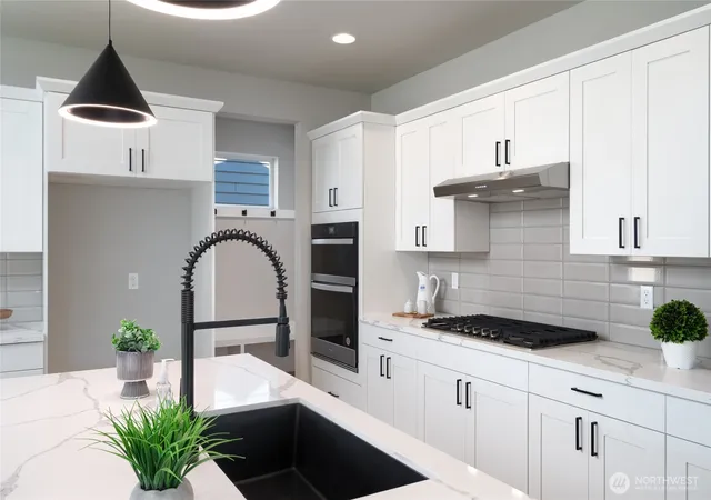 Photo 4 of Single family home for sale at 2431 SW Ridgeway Dr, Oak Harbor, WA 98277 | MLS# NWM2468845 | Listing updated on 2026-09-30
