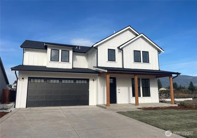 Photo 3 of Single family home for sale at 624 Legacy Way, Sedro Woolley, WA 98284 | MLS# NWM2469022 | Listing updated on 2026-09-30