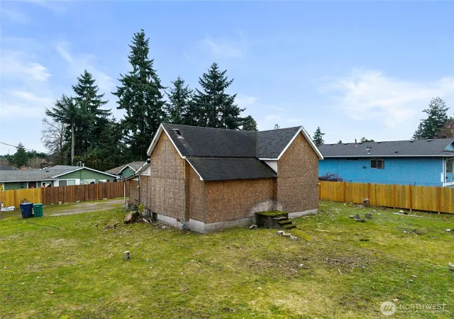 Photo 2 of Sale Pending at 11205 12th Avenue Sw, Seattle, WA 98146 | MLS# NWM2469139 | Listing updated on 2026-01-20