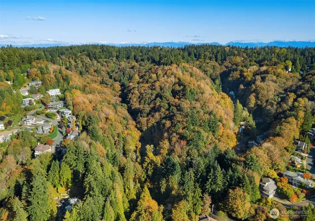 Photo 2 of Sale Pending at 13515 62nd Avenue Ne, Kirkland, WA 98034 | MLS# NWM2469288 | Listing updated on 2026-09-25