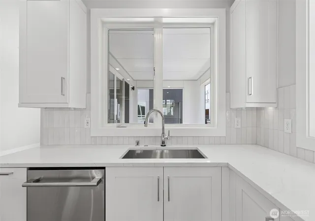 Photo 4 of Condo for sale at 12255 138th Place NE #1701, Redmond, WA 98052 | MLS# NWM2469356 | Listing updated on 2026-10-01