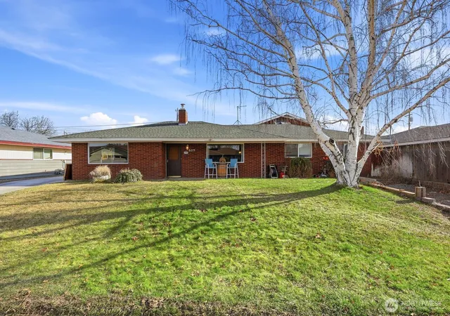 Photo 2 of Sale Pending at 609 N 38th Street, Yakima, WA 98901 | MLS# NWM2471278 | Listing updated on 2026-04-09