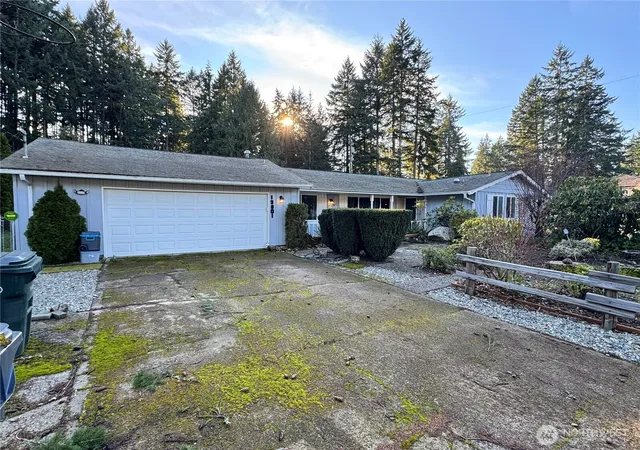 Photo 1 of Single family home for sale at 13801 Dana Ln E, Puyallup, WA 98373 | MLS# NWM2471805 | Listing updated on 2026-10-01