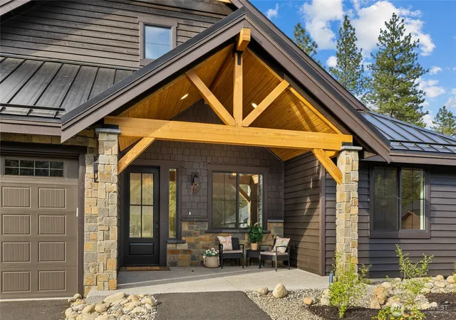 Photo 4 of Single family home for sale at 1000 Domerie Park Loop, Cle Elum, WA 98922 | MLS# NWM2472261 | Listing updated on 2026-10-02