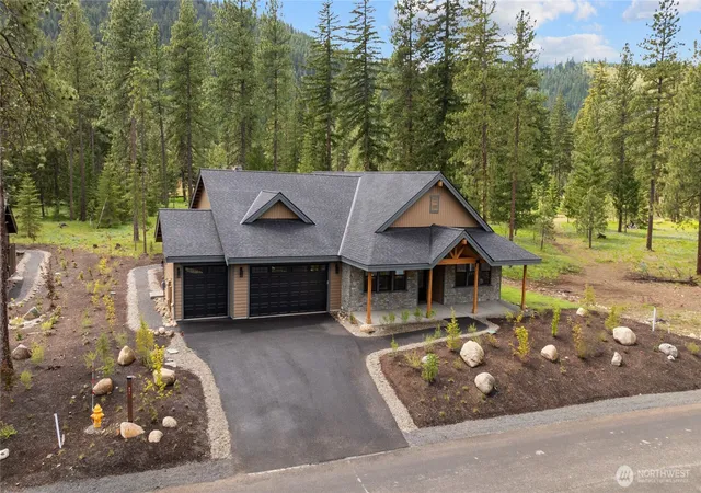 Photo 2 of Single family home for sale at 971 Domerie Park Loop, Cle Elum, WA 98922 | MLS# NWM2472264 | Listing updated on 2026-10-02