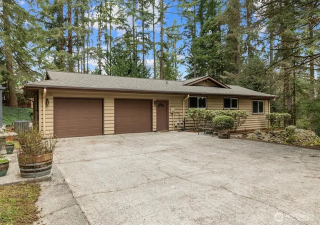 Photo 2 of Single family home for sale at 39811 226th Avenue Se, Enumclaw, WA 98022 | MLS# NWM2472529 | Listing updated on 2026-09-26