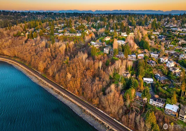Photo 4 of Sale Pending at 1932 NW Blue Ridge Dr, Seattle, WA 98177 | MLS# NWM2472763 | Listing updated on 2026-05-28