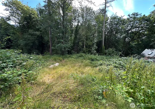 Photo 3 of Sale Pending at 20594 Alder St NE, Indianola, WA 98342 | MLS# NWM2472955 | Listing updated on 2026-09-07