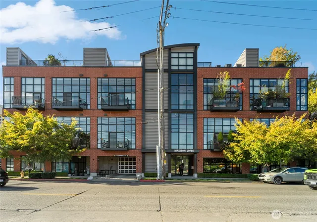 Photo 1 of Sale Pending at 2914 E Madison St #209, Seattle, WA 98112 | MLS# NWM2473199 | Listing updated on 2026-09-25
