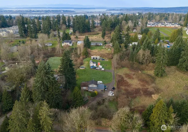 Photo 4 of Sale Pending at 3724 Densmore Rd, Marysville, WA 98270 | MLS# NWM2473433 | Listing updated on 2026-09-25