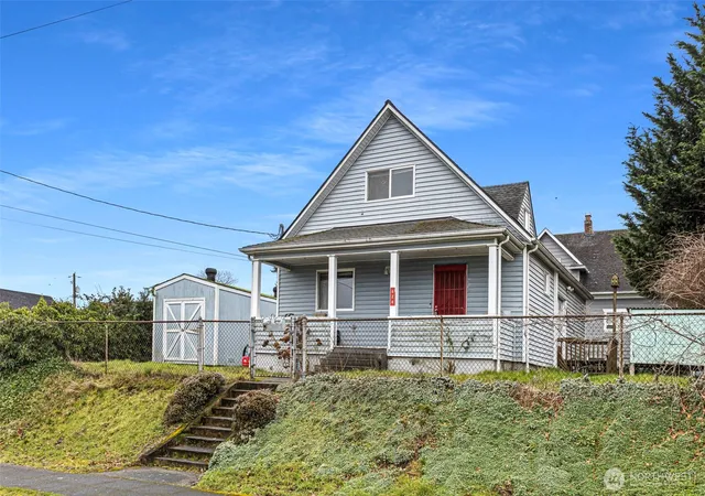 Photo 3 of Sale Pending at 624 E Division Ln, Tacoma, WA 98404 | MLS# NWM2475123 | Listing updated on 2026-06-05