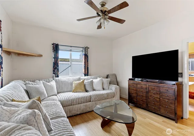 Photo 3 of Sale Pending at 624 E Division Ln, Tacoma, WA 98404 | MLS# NWM2475123 | Listing updated on 2026-06-05